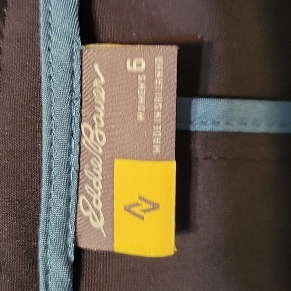 Eddie Bauer Black weather resistant button down jacket, size 6. - Picture 5 of 8